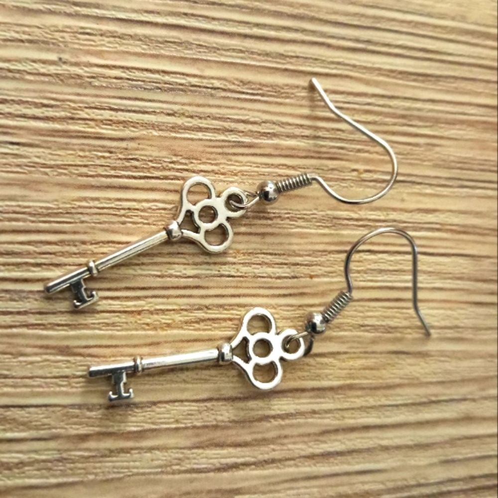 hand crafted New Sterling Silver Key drop statement earrings